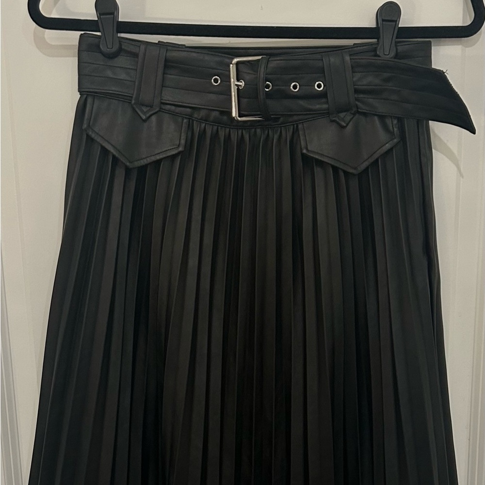 Elegant Black Pleated Skirt